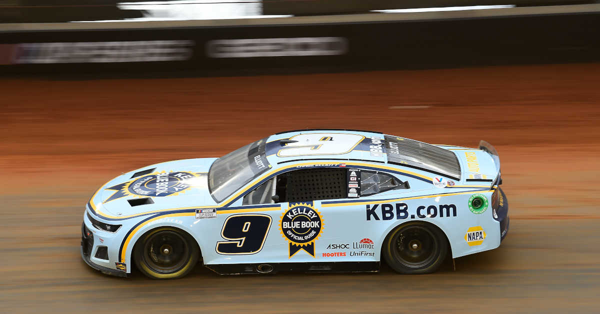 Elliott Scores Top10 Finish in RainFilled Bristol Dirt Race » NAPA