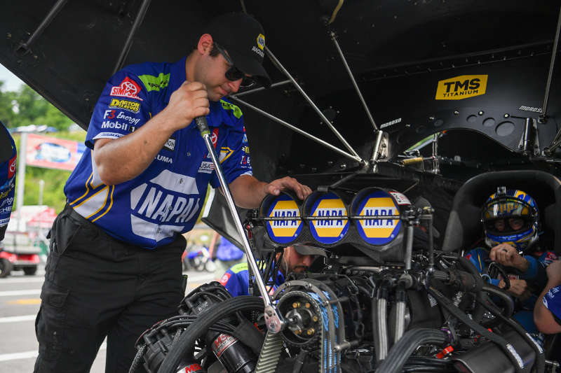 Ron Capps NAPA Auto Care 2025 Bristol NHRA Thunder Valley winner 