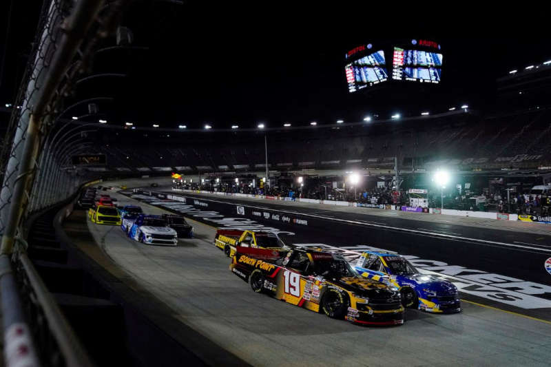 Daniel Hemric MHR 19 NASCAR Playoffs Bristol top5 