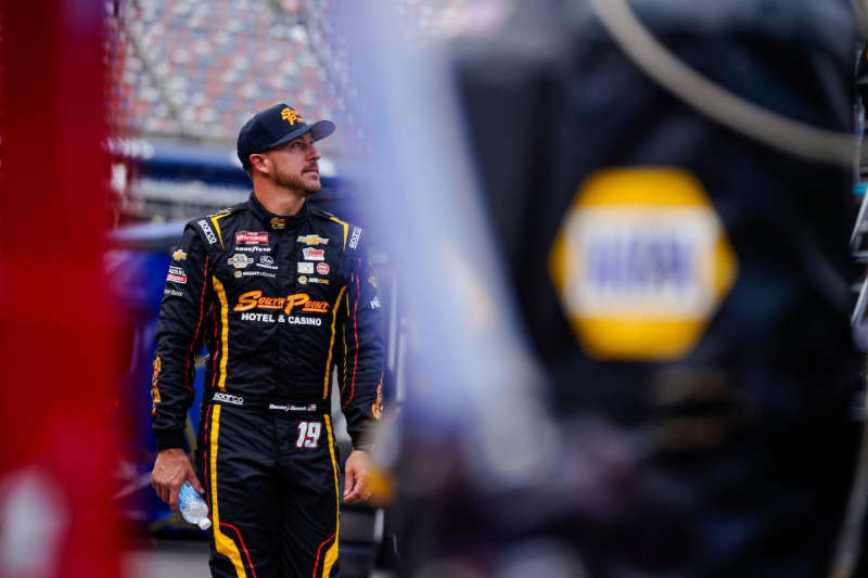 Daniel Hemric MHR 19 NASCAR Playoffs Bristol top5 