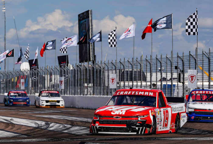 Daniel Hemric 19 Motion Industries NASCAR St Petersburg