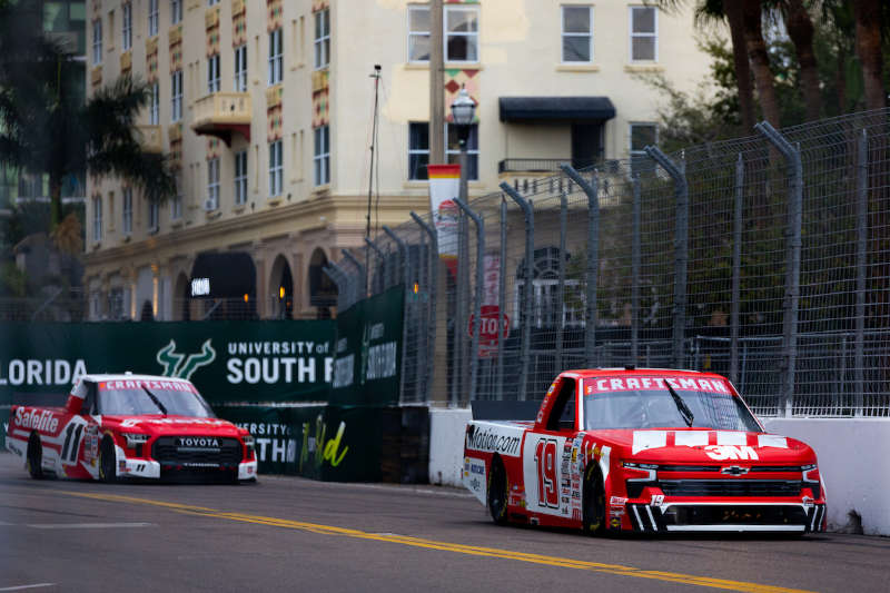Daniel Hemric 19 Motion Industries NASCAR St Petersburg 