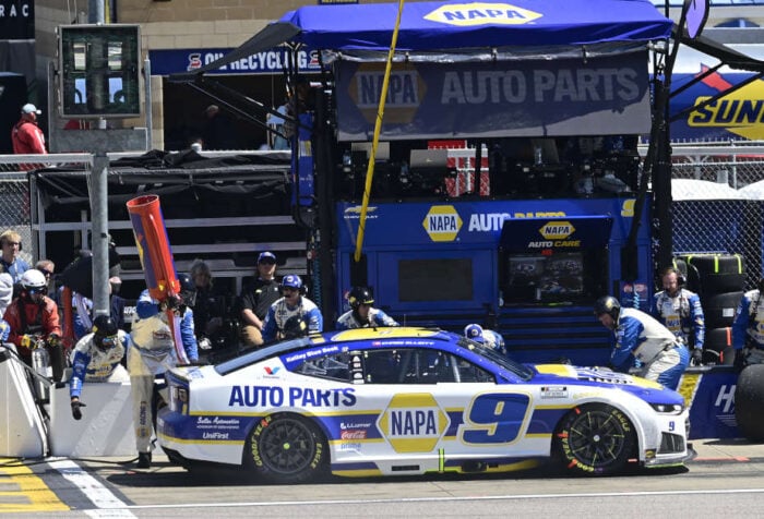 Chase Elliott NAPA Auto Parts 9 Kansas 2026 top-10