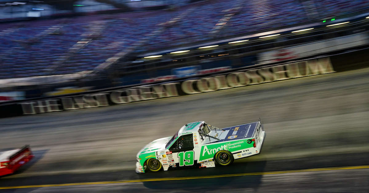 Daniel Hemric NASCAR Trucks Bristol 2026 MHR 19 Arnott