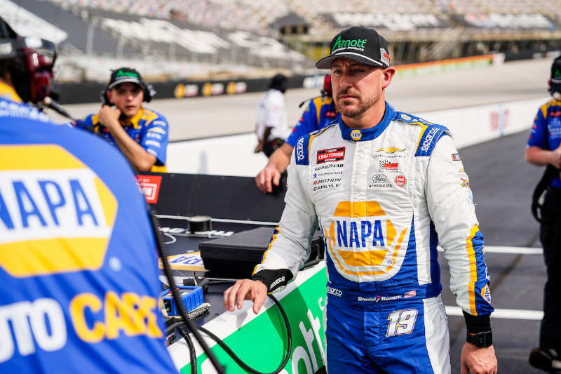 Daniel Hemric NASCAR Trucks Bristol 2026 MHR 19 Arnott 