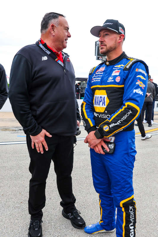 Daniel Hemric 19 NAPA Nightvision MHR Texas 2026