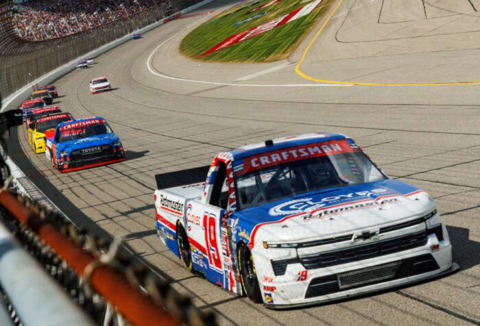 Daniel Hemric 19 Cloyes MHR NASCAR Trucks 2026 Michigan