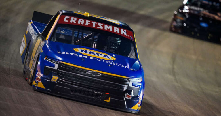 Daniel Hemric NAPA Nightvision 19 NCTS 2026 Nashville