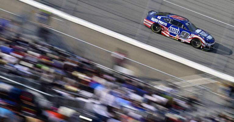 Chase Elliott NAPA Patriotic 9 Chicagoland 2026