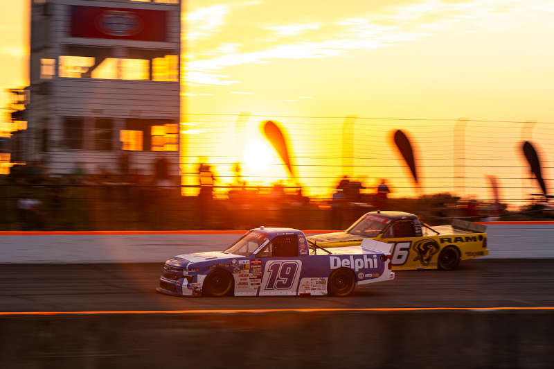 Daniel Hemric IRP 19 MHR NASCAR 2026 Delphi