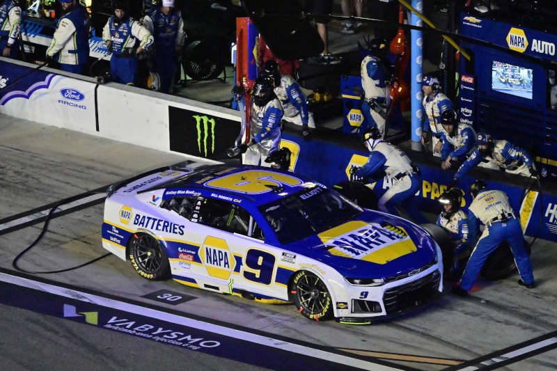 Chase Elliott NAPA Auto Parts 9 Daytona 2026 night race 