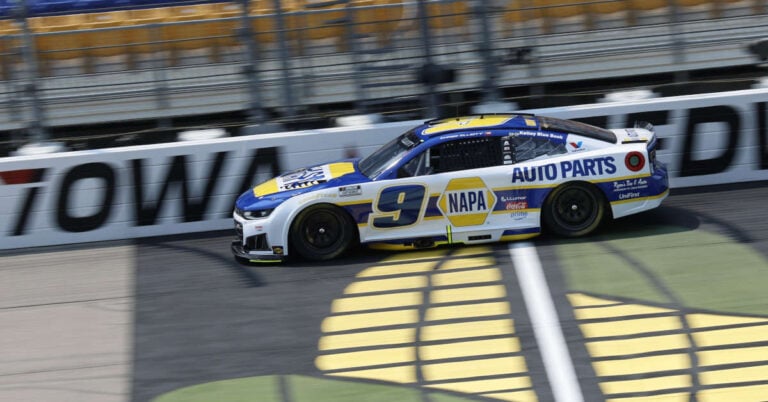 Chase Elliott NAPA Auto Parts 9 NASCAR Iowa 2026