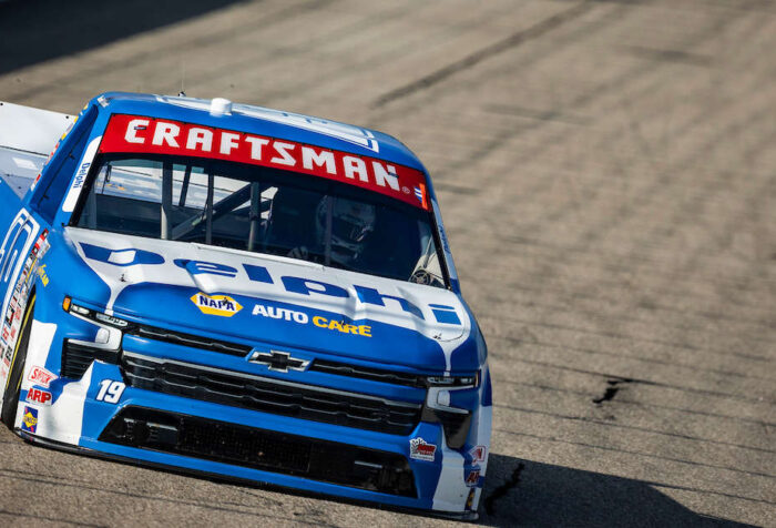 Daniel Hemric 19 NASCAR Trucks 2026 MHR New Hampshire
