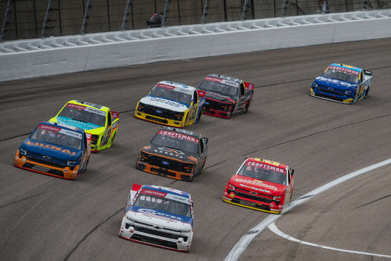 Daniel Hemric MHR 19 NASCAR Trucks Chase 2026 Kansas