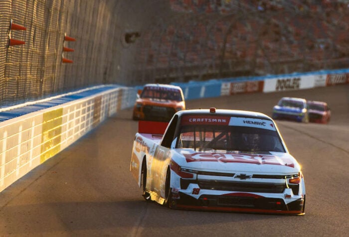 Daniel Hemric NASCAR Chase Phoenix 2026 Brakleen 19 MHR