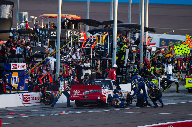 Daniel Hemric NASCAR Chase Phoenix 2026 Brakleen 19 MHR 